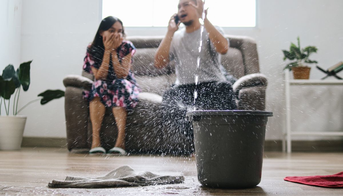 Danni da acqua in casa: cosa copre davvero la polizza casa